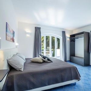 Camera con letto king size